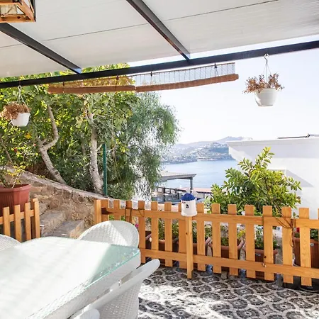 Chic House With Shared Pool Near Sea In Yalikavak Gundogan (Bodrum)