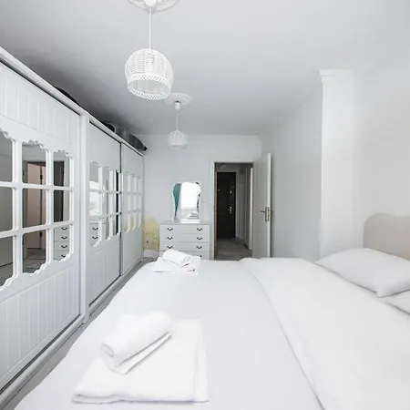 Villa Chic House With Shared Pool Near Sea In Yalikavak